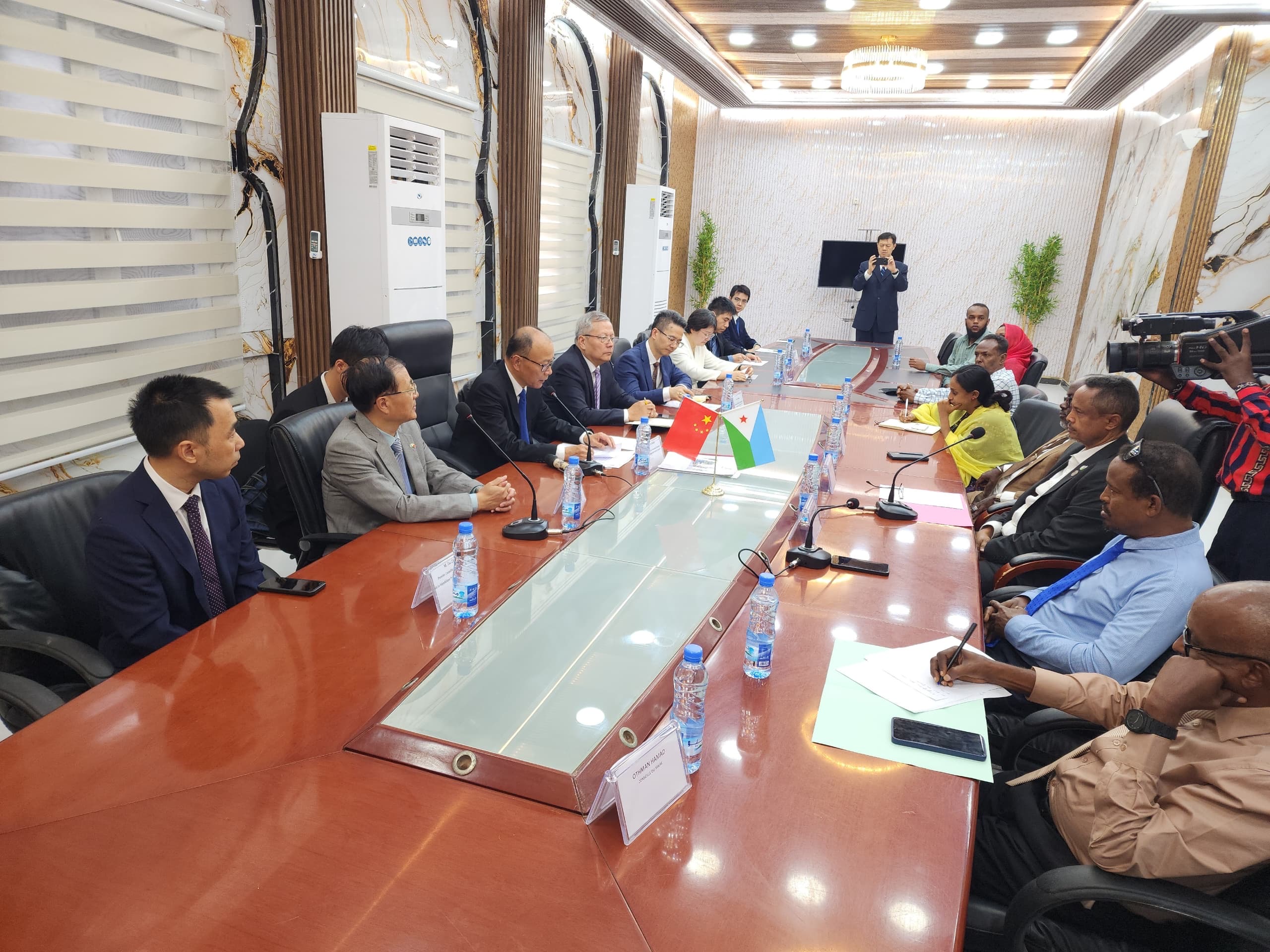 Communiqué de Presse   Djibouti/ Shanghai : Renforcement de la coopération décentralisée : Vers un approfondissement du partenariat entre la Ville de Djibouti et la Ville de Changhai